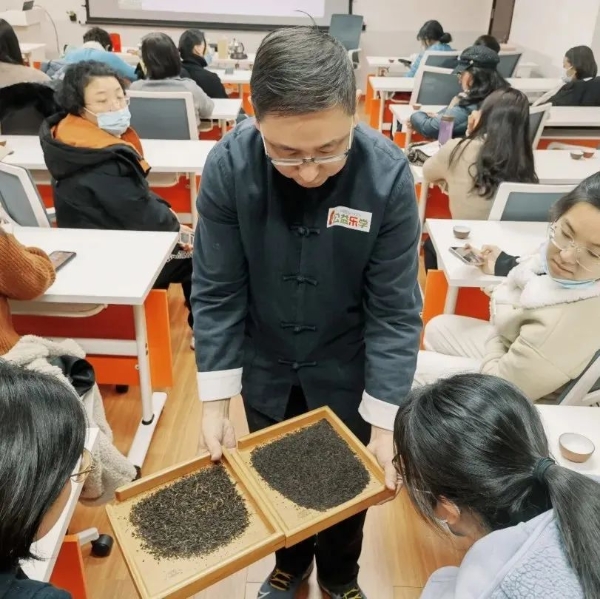 茶艺、瑜伽、中国舞……“长宁星空体育app平台工会快乐课堂”恢复线下课程(图1)