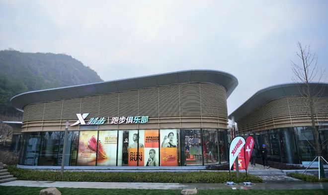 苏州上半年76家首店！苏星空体育中国入口州中心商场、仁恒仓街势均力敌(图9)