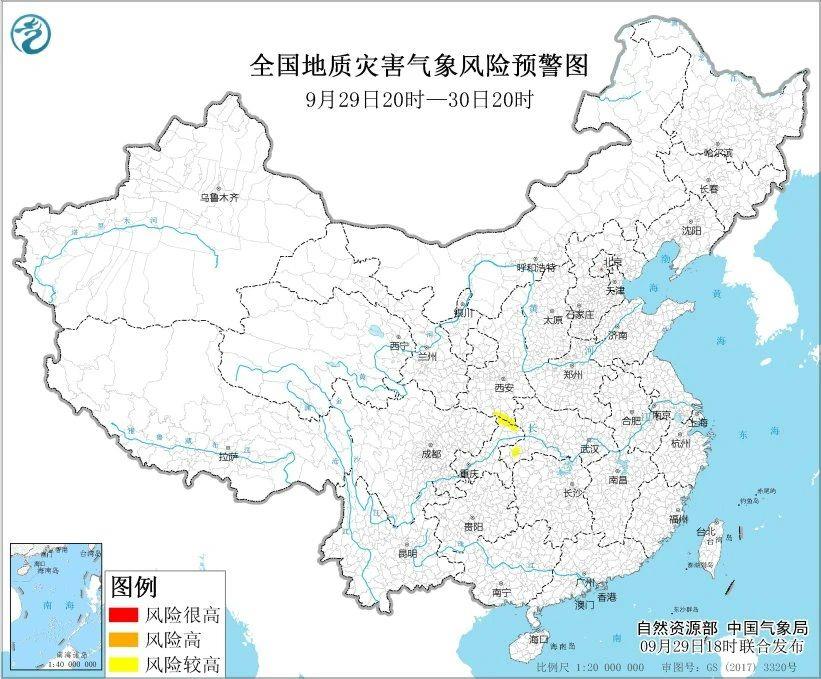 秋雨秋汛时节降雨量大 这份防星空体育官网地址范、自救指南请收好(图1)